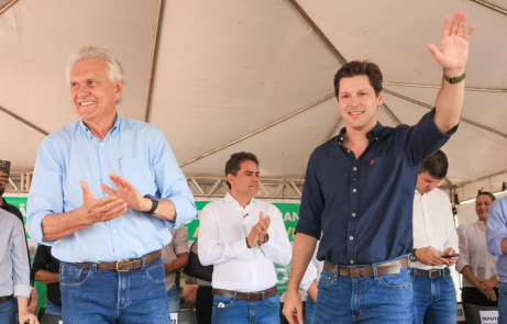 Caiado e Daniel Vilela inauguram ponte na divisa entre Nova Crixás e Mato Grosso